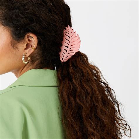 Buy Pink Feather Claw Clip Online - Accessorize India
