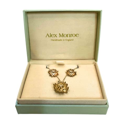 Alex Monroe Chrysanthemum Flower Necklace | Rhug Estate