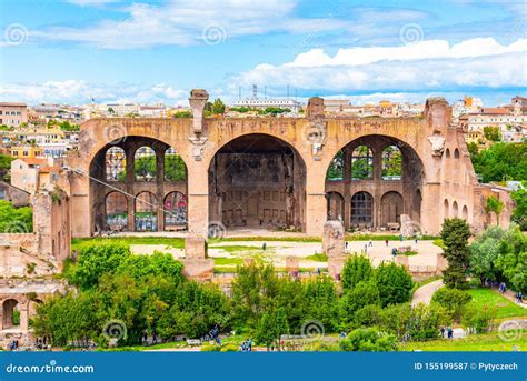 Monumental Arches of Basilica of Maxentius, Italian: Basilica Di ...