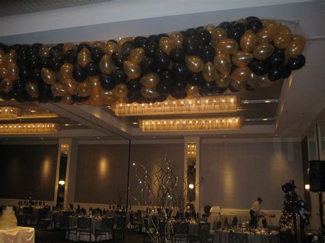 Exploding Confetti Balloons 的图像结果