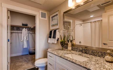 Littleton, CO Apartments | Avalon Red Rocks