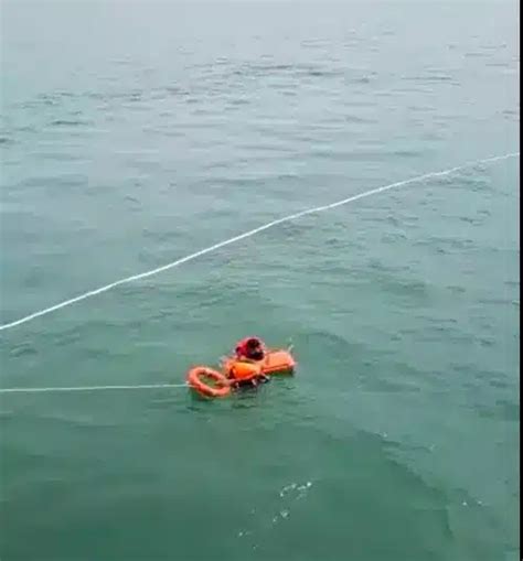 船只瓜冷海域沉没 父子渔民漂浮一日获救 - Selangorkini 中文