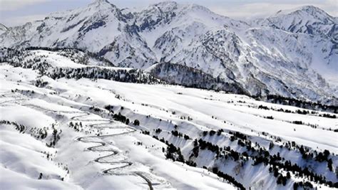 Japans Tateyama-Kurobe-Alpenroute nimmt wieder Gestalt an