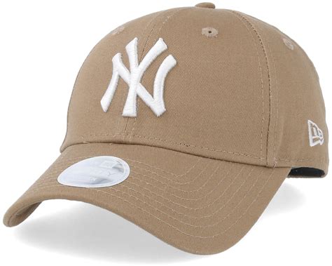 New York Yankees Women League Essential 9Forty Khaki/White Adjustable ...