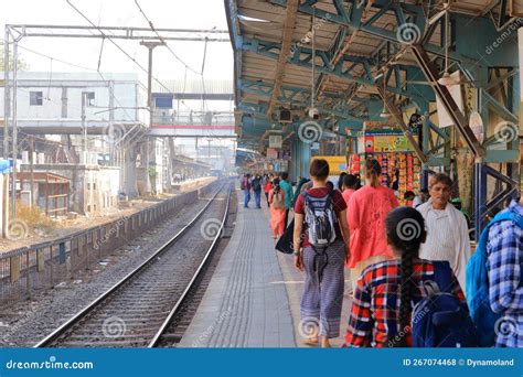 Mumbai India Local Train 的图像结果