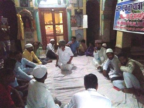 Not Far From Disputed Ayodhya Site, Priests Hold Iftar for Muslims in ...