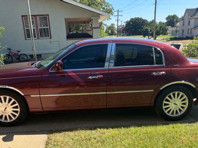 Used 2003 Lincoln Town Car for Sale Near Me - Autotrader
