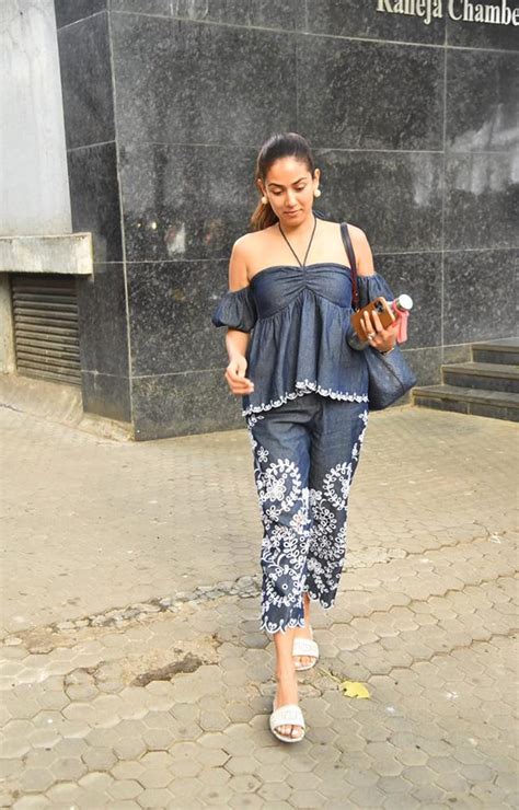 Look how Mira Rajput slays in an all-black outfit!