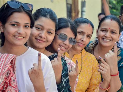 महाराष्ट्र विधानसभा चुनाव 2024: मुंबईवाले सुस्त, गढ़चिरौली में चल रही ...
