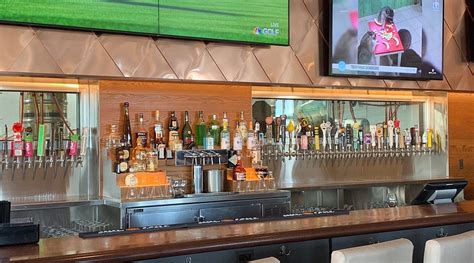 CITY WORKS (WOODFIELD MALL - SCHAUMBURG) - Menu, Prices & Restaurant ...