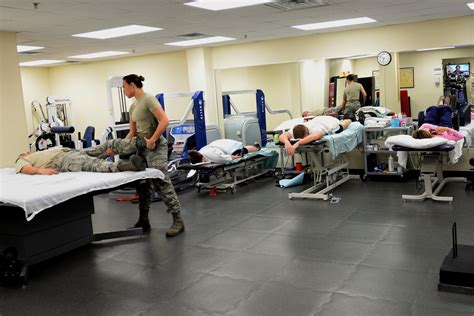 Physical therapy Airmen provide healing touch > 15th Wing > Article Display