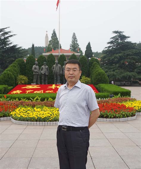 李长龙88级行政管理班中共大庆市委政法委员会委员、秘书长