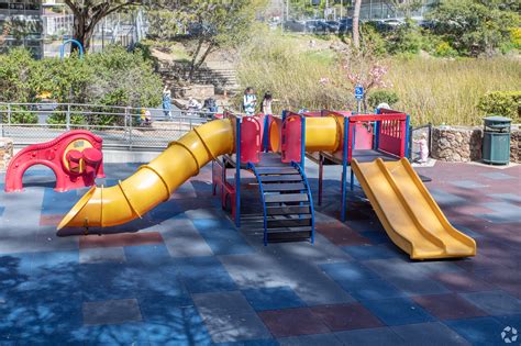 About Merriewood | Schools, Demographics, Things to Do - Homes.com