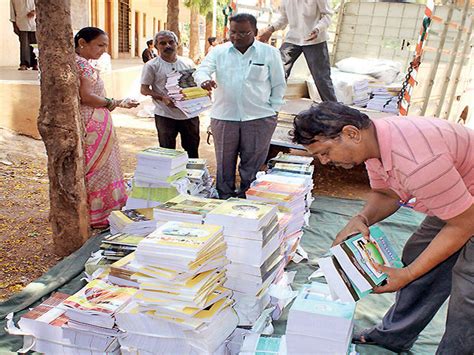 Private schools asked to pay 25% advance for books