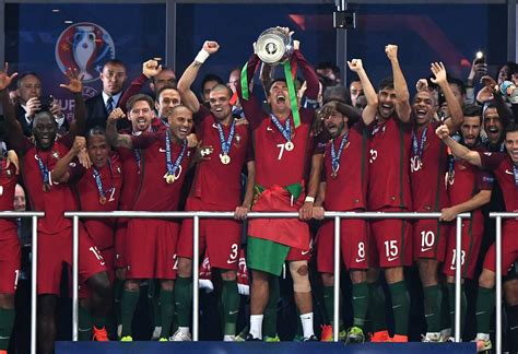 葡萄牙队夺得欧洲杯冠军【6】--时政--人民网