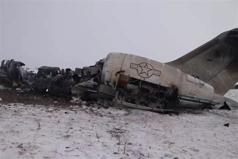一架比奇G36飞机坠湖，72岁飞行员不幸遇难__凤凰网