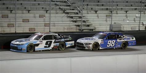 Gragson wiggles past Allgaier to win Xfinity race at Bristol