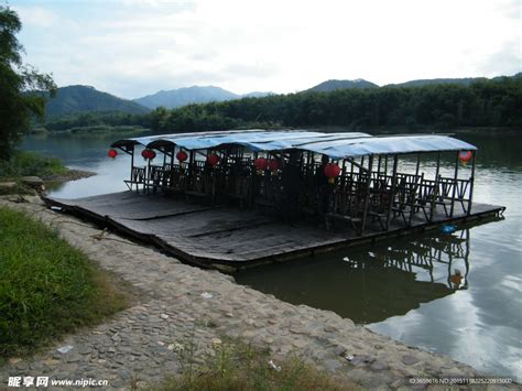 CHINA: Yángshuò - Yùlóng River Rafting (桂林:玉龙河竹排飘流) - YouTube