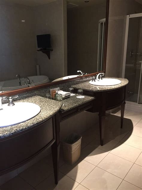 MONT SAINT-SAUVEUR (Piedmont, Quebec) - Hotel Reviews & Photos ...