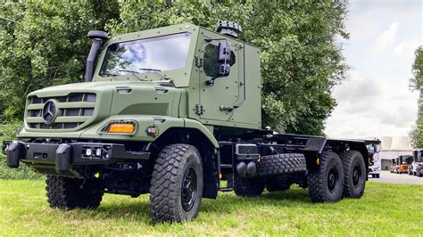 Mercedes-Benz Special Trucks expands its defence portfolio: four-axle Zetros with all-wheel ...