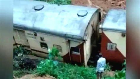 Engine of Venad Express separates from compartments - KERALA - GENERAL ...