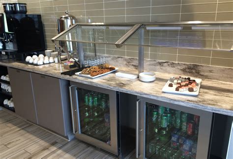 Priority Pass Lounge Review: Escape Lounge MSP - Points Miles & Martinis
