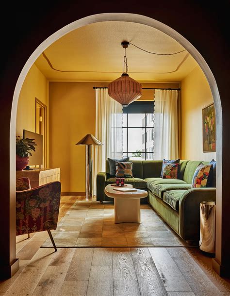 HOTEL GENEVIEVE GUESTROOMS