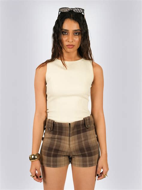 ORAYA | A poetic romance for every moment.