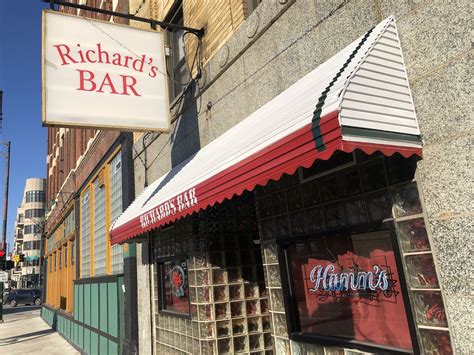 Richard's Bar - Chicago Cocktail Compass