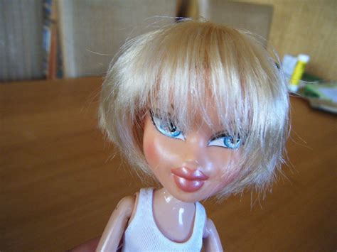 Bratz Hair Fringe/Bob Style · A Bratz Doll · Creation by Lei Lei r.