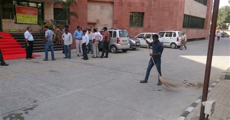 As Clean India drive sweeps off, bureaucrats grumble about losing their ...