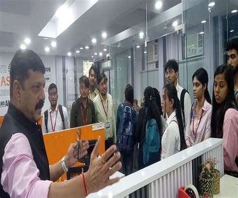 Management students and faculty attended “Masterclass on Generative AI ...