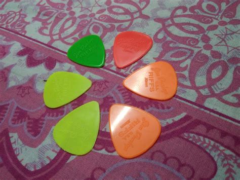 Jim Dunlop Riffs Nylon Standard Pick, Set Of 6, 73mm : Amazon.in ...