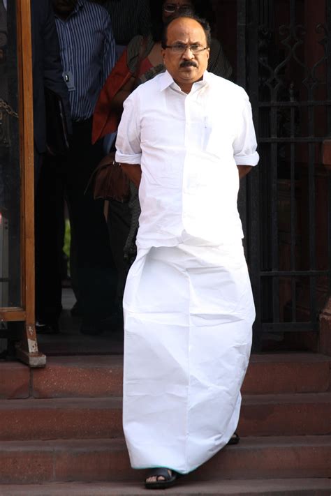 Moily Defends Sonia, Rahul; Claims Natarajan's Revelation Strategy to ...