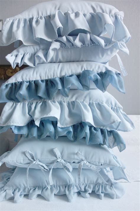 Fotos gratis : pétalo, azul, descanso, almohada, Cuarto, material, sofá ...