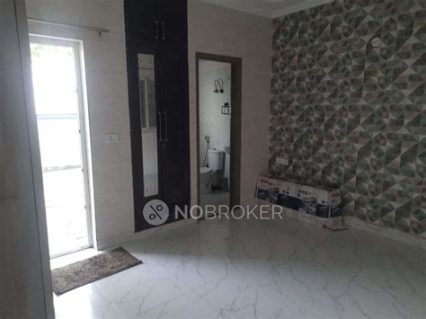 BPTP ELITE FLOORS Sector 75 Rent - WITHOUT BROKERAGE Semi-furnished 4 ...