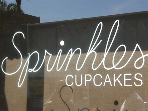 Sprinkles Cupcakes 24 Hours a Day in Beverly Hills | Beverly Hills, CA ...