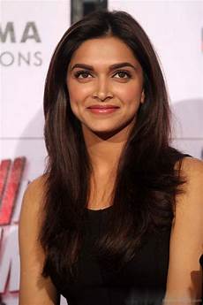Dipika Padukon Hair Style by Beautiful Layered Hairstyle Of Deepika Padukone Dipika Padukon Hair Style