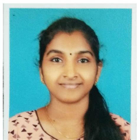 Keerthana - Chemistry teacher - ₹1234/h