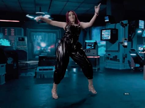 Nora Fatehi slays in Guru Randhawa's song 'Naach Meri Rani'- The Etimes ...