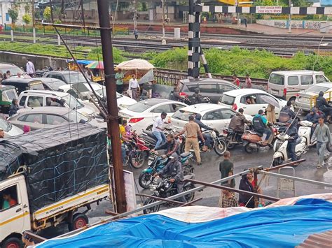 There was a kilometer long jam when the Prakash Talkies tank was filled ...