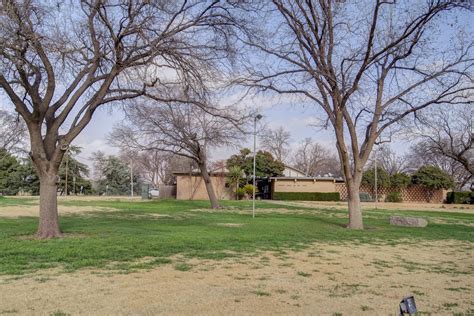 Courtyards on the Park - Apartments in Lubbock, TX