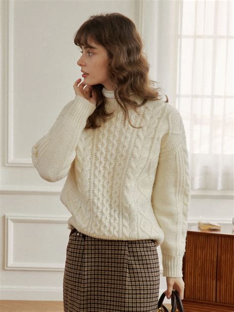 32 Perfect White Knit Sweaters to Get for a Chic Winter - atinydreamer