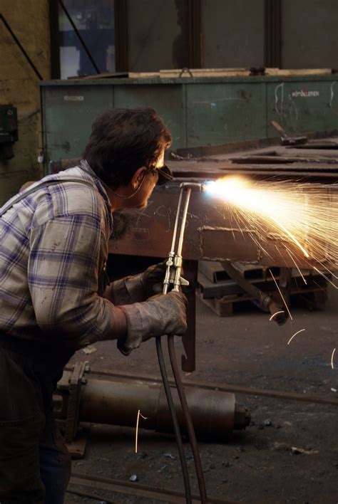 Fotos gratis : trabajo, vaso, soldadura, oscuridad, material, soldador ...