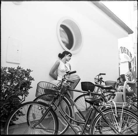 Skirt Flying Prank 的图像结果