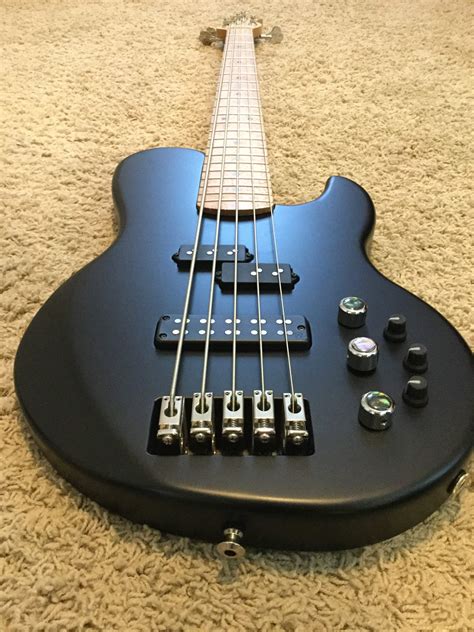 Alien Bass Station 的图像结果