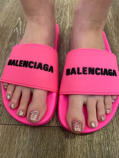 Tiffani Madison's feet