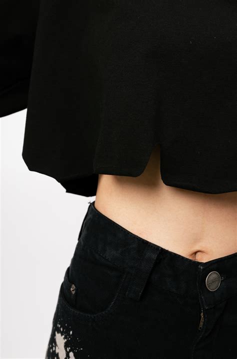 To Love Crop Top (Black) – HUEMN