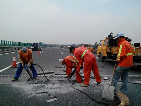 梁平公路养护首次使用沥青混凝土UTM超罩面技术_重庆市交通运输委员会