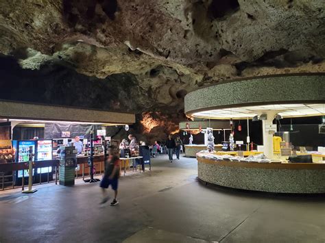 Giftshop and food court 750 feet underground at Carlsbad Caverns : r/mildlyinteresting